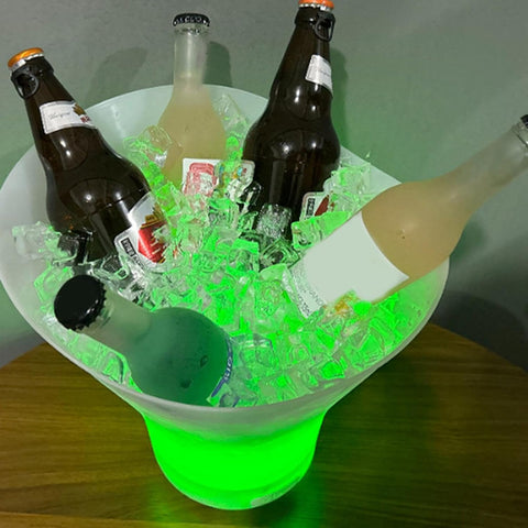 “Il  Secchiello  che Fa Ballare! Luci,  Musica e Drink Freddi ”